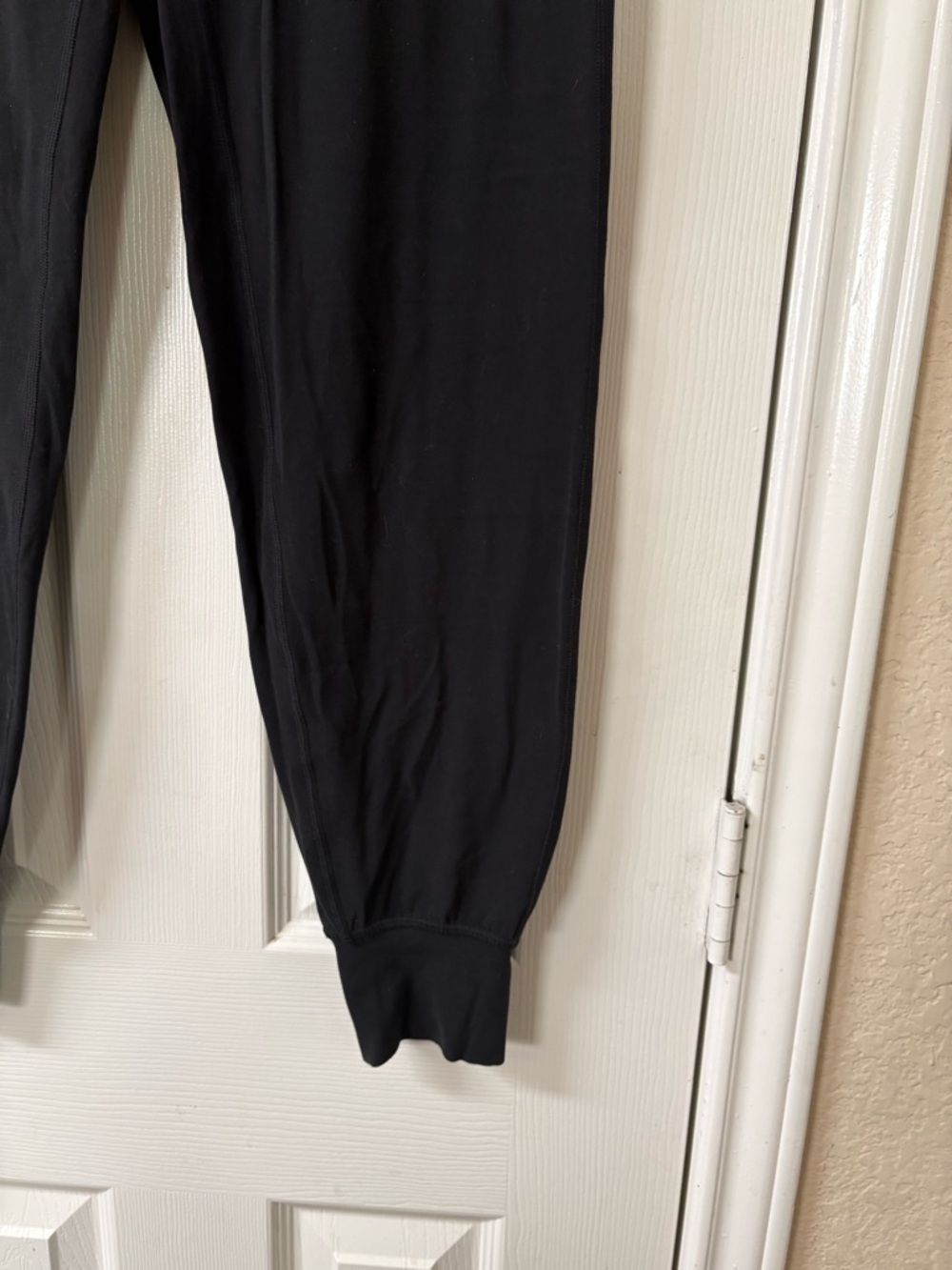 lululemon Athletica Align Mid Rise Black Joggers Size 6 Lightweight Nulu Fabric - Picture 6 of 14